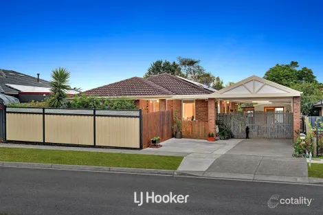 Property photo of 22 Ralph Crescent Hampton Park VIC 3976