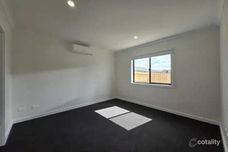 Property photo of 21 Eaglehawk Street Sunbury VIC 3429