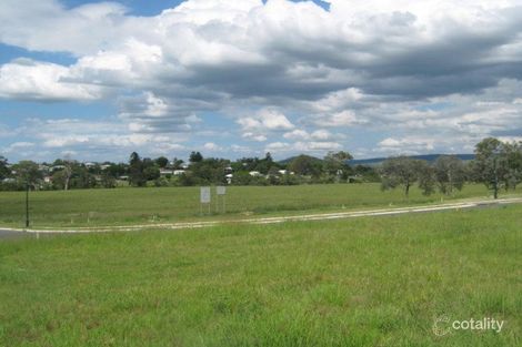 4 Oak Ct, Dugandan, QLD 4310