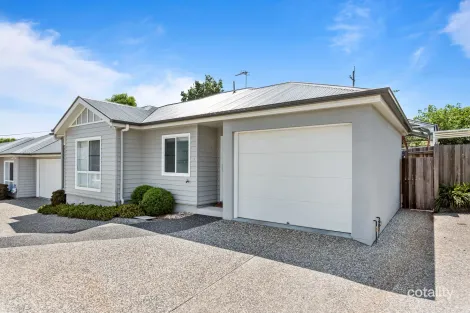 Property photo of 2/4 Denis Street South Toowoomba QLD 4350
