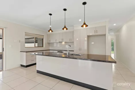 Property photo of 1 Kingfisher Drive Oakhurst QLD 4650