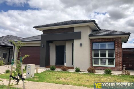 Property photo of 28 Warmbrunn Crescent Berwick VIC 3806