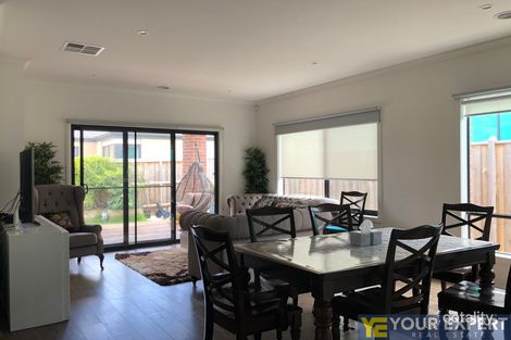Property photo of 28 Warmbrunn Crescent Berwick VIC 3806