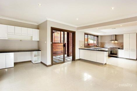 Property photo of 8 Corowa Crescent Greensborough VIC 3088