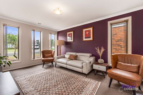 Property photo of 21 Young Street Pakenham VIC 3810