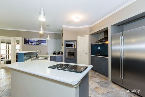 Property photo of 16 Arpenteur Turn Madora Bay WA 6210