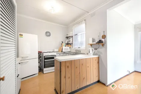 Property photo of 16 Agathea Court Frankston North VIC 3200