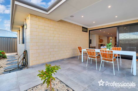 Property photo of 26 Wildflower View Piara Waters WA 6112