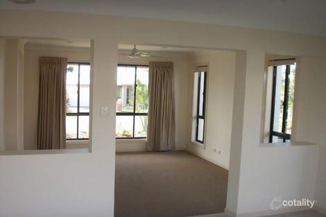 Property photo of 2/54 Codrington Circuit Pacific Pines QLD 4211