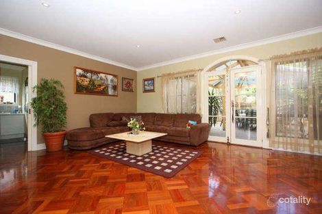 Property photo of 2 Tea Gardens Drive Avondale Heights VIC 3034