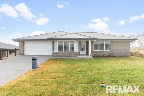 2/14 Waterworks Rd, Junee, NSW 2663