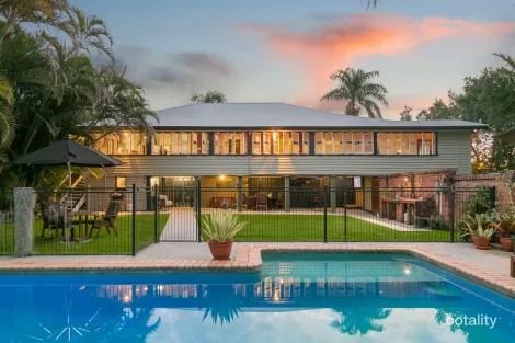 Property photo of 32 Kilburn Street Chermside QLD 4032