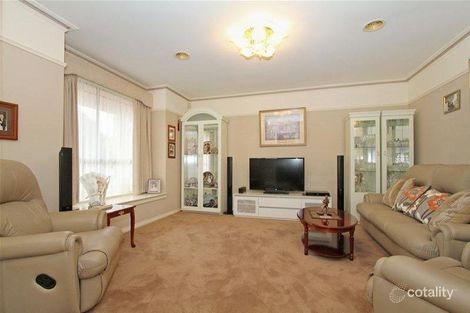 Property photo of 23 Jamieson Close Roxburgh Park VIC 3064