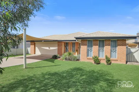 24 Tulipwood Cres, Oxley Vale, NSW 2340