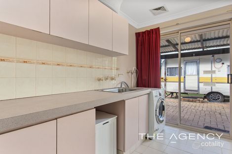 33 Valley Rd, Kalamunda, WA 6076