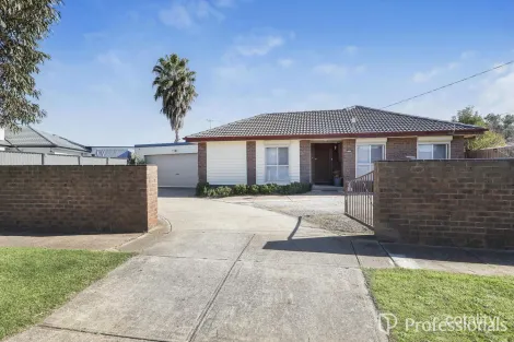 31 Bennett St, Melton South, VIC 3338