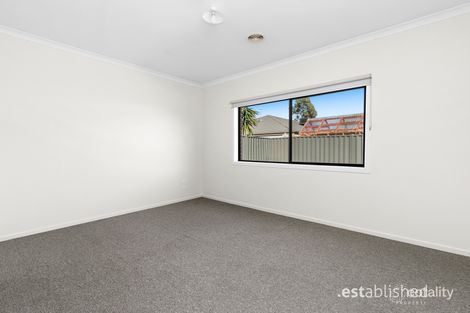 Property photo of 5 Pierbrook Avenue Manor Lakes VIC 3024
