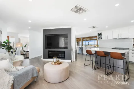 Property photo of 10 Gloriana View Ocean Reef WA 6027