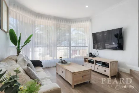 Property photo of 10 Gloriana View Ocean Reef WA 6027