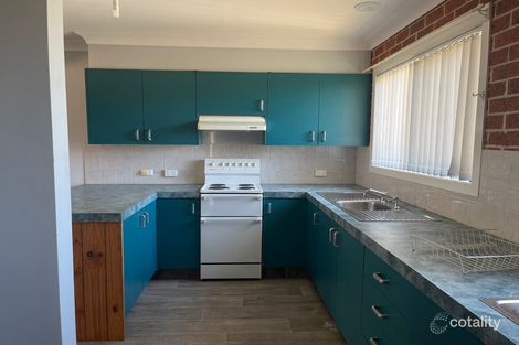 Property photo of 2/3 Gunn Place South Tamworth NSW 2340