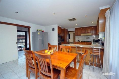 Property photo of 13 Brunton Crescent Tullamarine VIC 3043