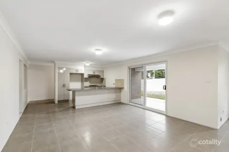 Property photo of 2 Norman Clark Crescent Horsley NSW 2530