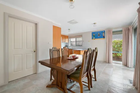 Property photo of 2/8 Edward Street Macleod VIC 3085