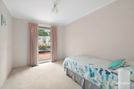 Property photo of 2/8 Edward Street Macleod VIC 3085