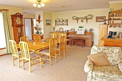 Property photo of 2 Manor Close Wyong NSW 2259