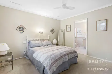 Property photo of 15 Whitley Crescent Karrinyup WA 6018