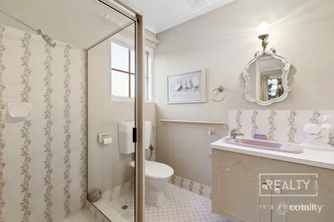 Property photo of 15 Whitley Crescent Karrinyup WA 6018
