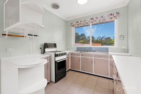 Property photo of 82 Somers Avenue Macleod VIC 3085