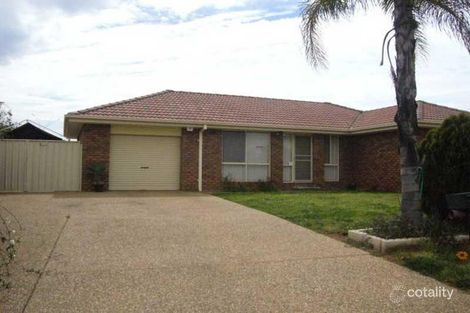 7 Dunvarleigh Cres, Griffith, NSW 2680