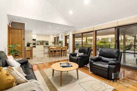 Property photo of 6 Beela Close Greensborough VIC 3088