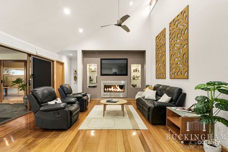 Property photo of 6 Beela Close Greensborough VIC 3088