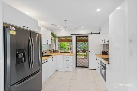 Property photo of 10 Tarana Close Caravonica QLD 4878