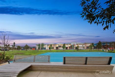 Property photo of 8 Revelwood Way Clyde North VIC 3978