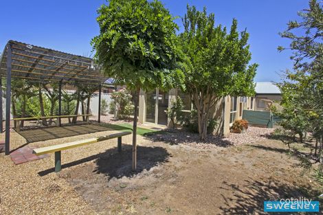Property photo of 6 Otway Green Caroline Springs VIC 3023