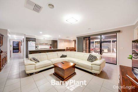 Property photo of 30 Honeyeater Way Pakenham VIC 3810
