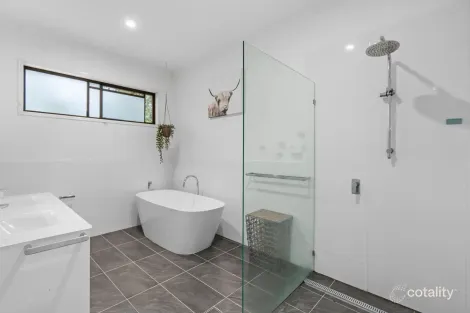 Property photo of 30-32 Kensington Drive Munruben QLD 4125