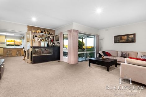 Property photo of 24 Bimbadeen Crescent Yallambie VIC 3085