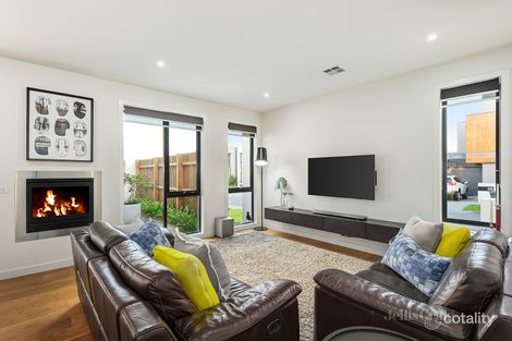 Property photo of 19 Ellsworth Crescent Camberwell VIC 3124