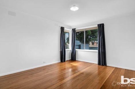 Property photo of 5 Carlisle Street Craigieburn VIC 3064
