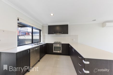 Property photo of 11 Hatfield Place Deer Park VIC 3023