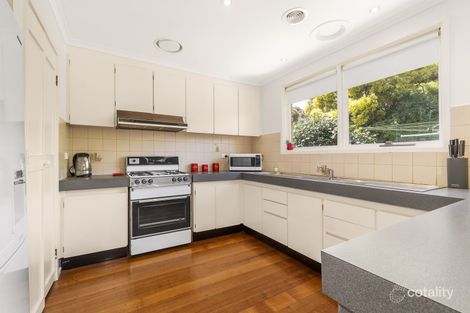 Property photo of 9 Phar Lap Close Mill Park VIC 3082