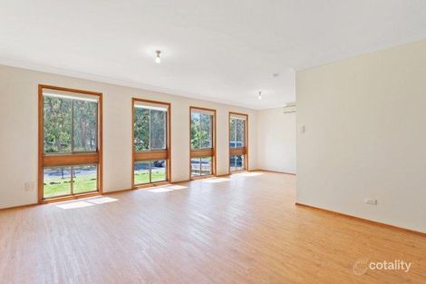 Property photo of 4 Birrabang Avenue Summerland Point NSW 2259