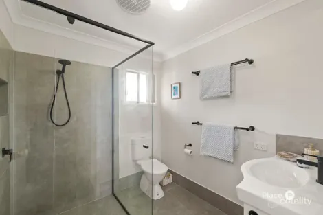 Property photo of 1/594 Sherwood Road Sherwood QLD 4075