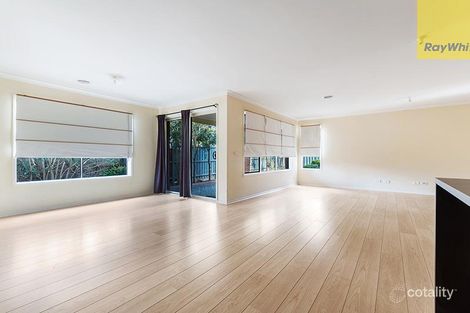Property photo of 8 Coburn Way Caroline Springs VIC 3023