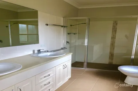 Property photo of 18 Baker Close Calala NSW 2340