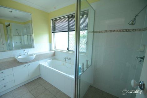 Property photo of 10 Williams Place Pacific Pines QLD 4211